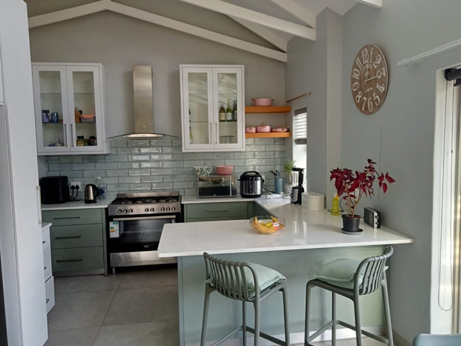 To Let 3 Bedroom Property for Rent in Mont Fleur Mountain Estate Western Cape